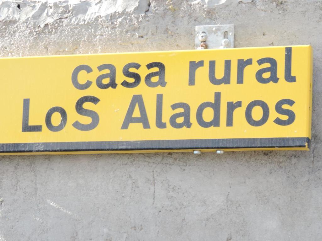 Los Aladros La Puebla De Valverde Luaran gambar